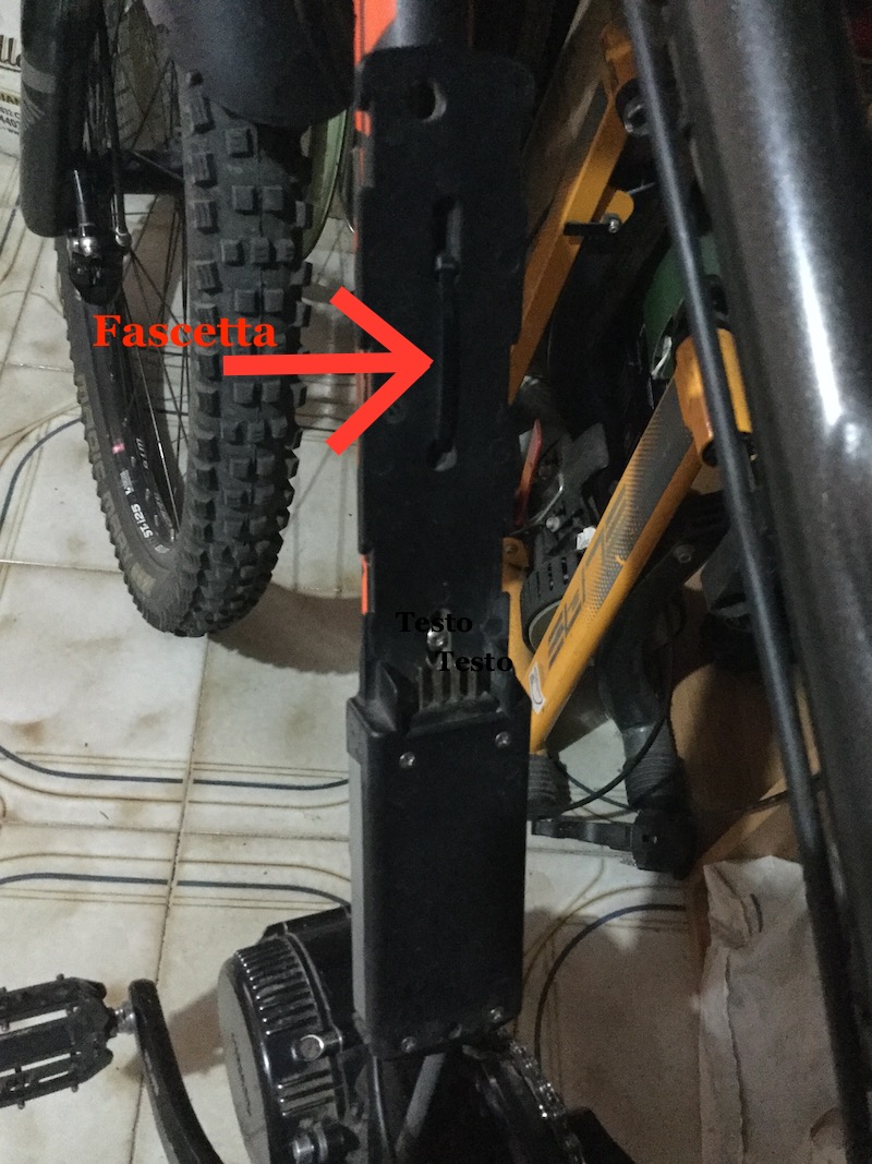 MONTAGGIO SUPPORTO BATTERIA UP.JPG